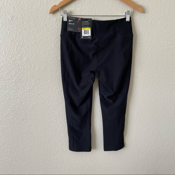 Nike Dri-Fit Tight Fit Training Capris Small New - Picture 6 of 9